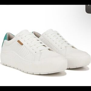 Dr. Scholl’s Sneakers